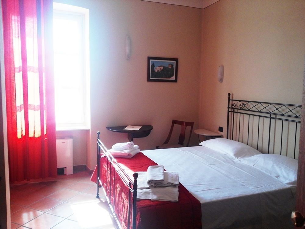 Hotel Il Castello di Bubbio Esterno foto